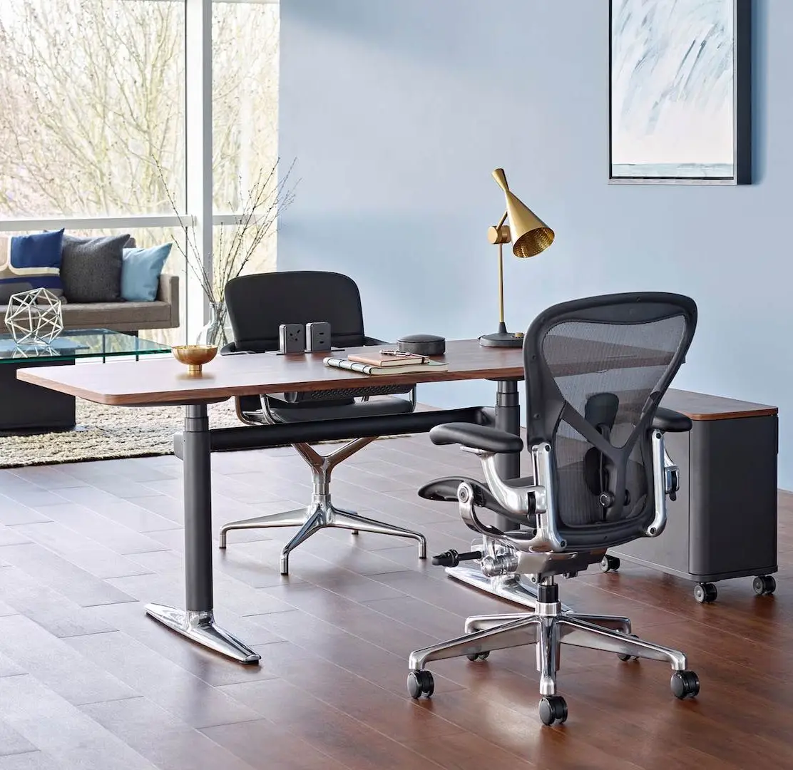 Herman Miller Aeron Remastered Aluminium side view