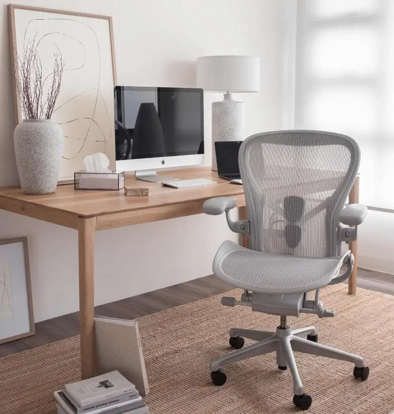 Herman Miller Aeron Remastered Mineral front view