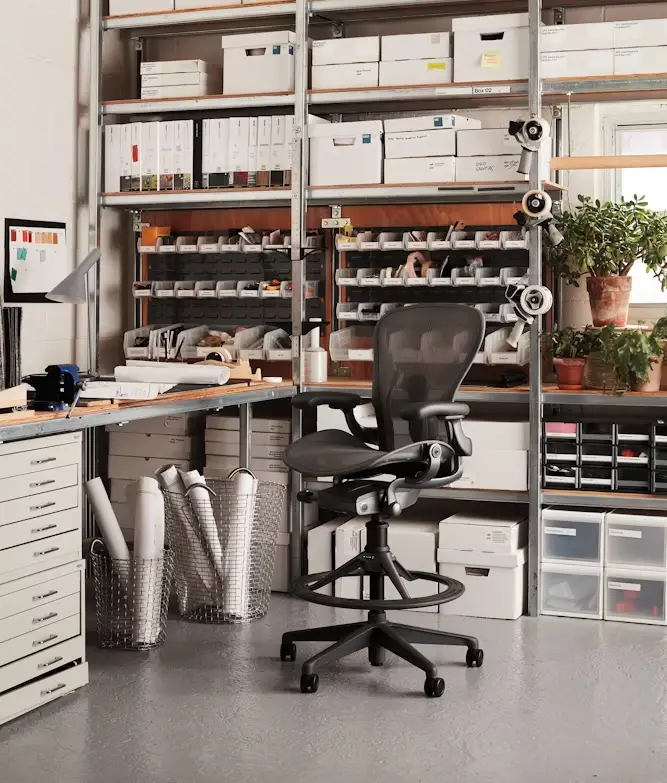Herman Miller Aeron Stool Frontansicht
