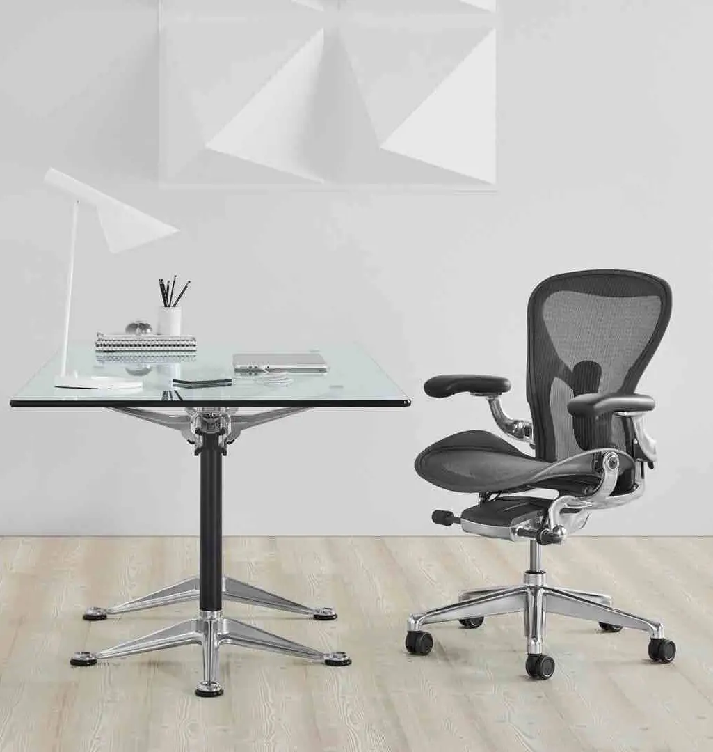 Herman Miller Aeron Remastered Aluminium front view